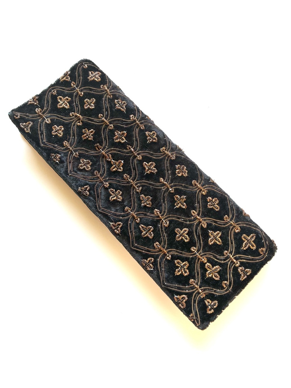 Vintage Velvet Gold Patternt Clutch - Picture 2 of 16